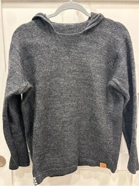 Men's PAKA Hooded Crewneck 100% Alpaca Sweater in Charcoal Gray